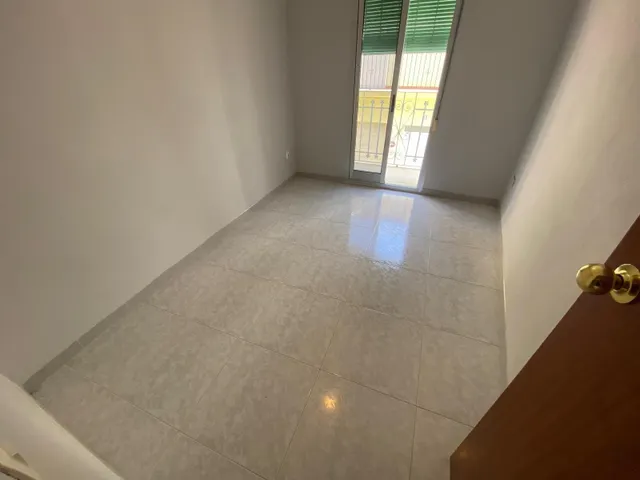 ¡AMPLIA VIVIENDA CON TERRAZA EN LA ZONA ALTA DE LA POBLACIÓN! — 44