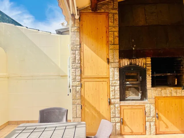 Estupendo triplex en zona campo de futbol — 29
