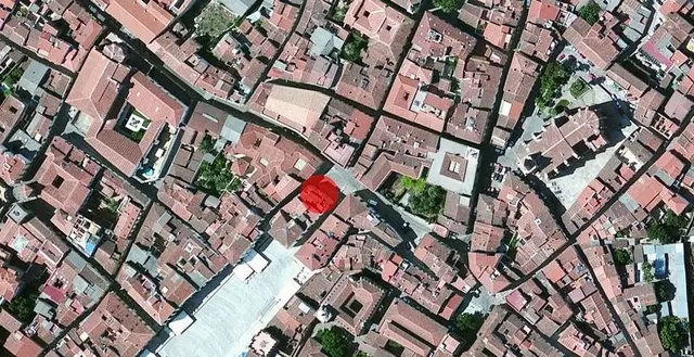 Local plaza mayor — 12