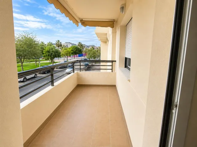 AMPLIA VIVIENDA DE 4 DORMITORIOS EN HACIENDA CAPITÁN, TEATIN - foto 3
