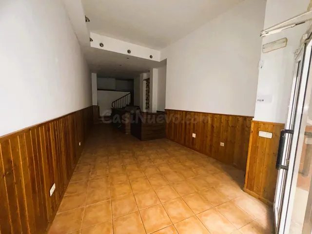 LOCAL COMERCIAL EN LA ZONA DEL TANCAT A UN PRECIO INCREÍBLE - foto 3