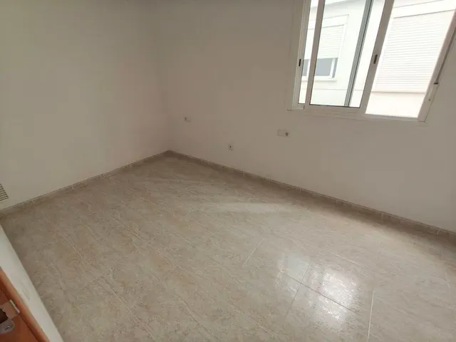 Apartamento a estrenar muy luminoso y bonito balcón — 13