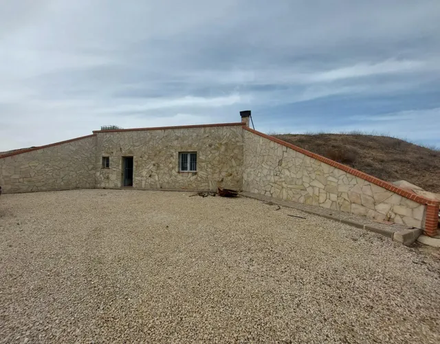 Casa Cueva con tres dormitorios en el Puntarrón - foto 2