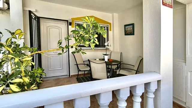 ADOSADO DE 3 DORMITORIOS Y 2 BAÑOS EN ORIHUELA COSTA (PLAYA FLAMENCA) — 37