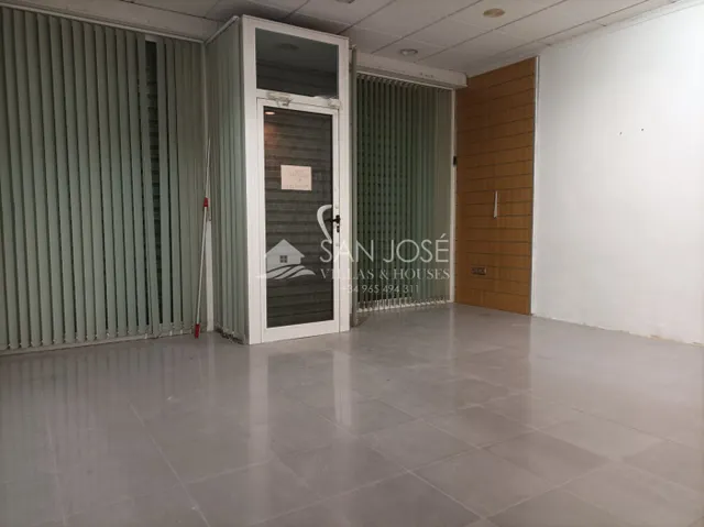 ALQUILER DE ESPACIOSO LOCAL COMERCIAL EN ASPE - foto 2
