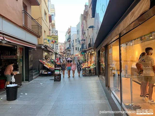 PALAMÓS: Venta de edificio en c/ Mayor de Palamós, primerisi