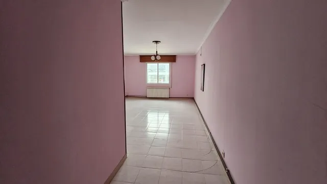 Nave comercial con alojamiento, aparcamiento y parcela en A Gándara — 18