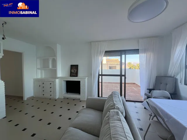 Impresionante Piso en Primera Línea de Playa en La Romanilla, Roquetas de Mar por €310.000 — 10