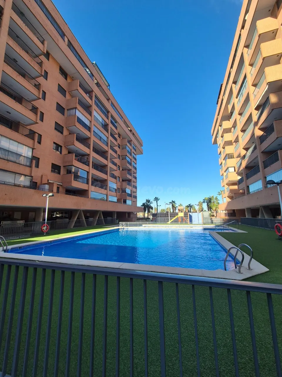 Vivir el Mediterráneo todo el año: Ático dúplex exclusivo en La Patacona