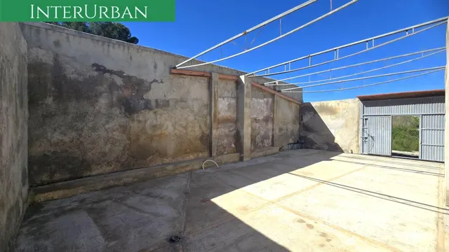 Espacio urbano de 95 m2 en Llíria con gran potencial – ideal - foto 2