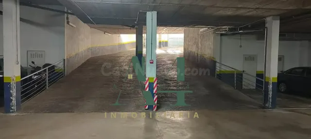 Gran plaza de garaje en el Rodeo - foto 3