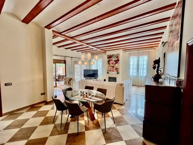 CHALET INDEPENDIENTE CON GRAN PARCELA Y PISCINA PRIVADA EN EL ALBIR, ALFAZ DEL PI — 16