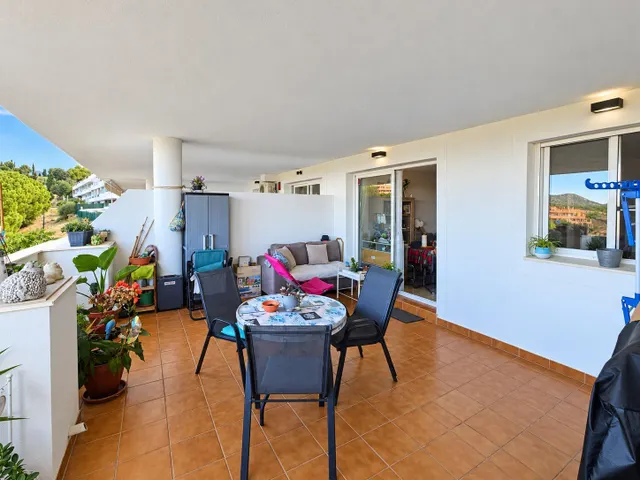 Apartamento de 2 dormitorios con vistas al mar, amplia terraza y aparcamiento en Hacienda Casares — 27