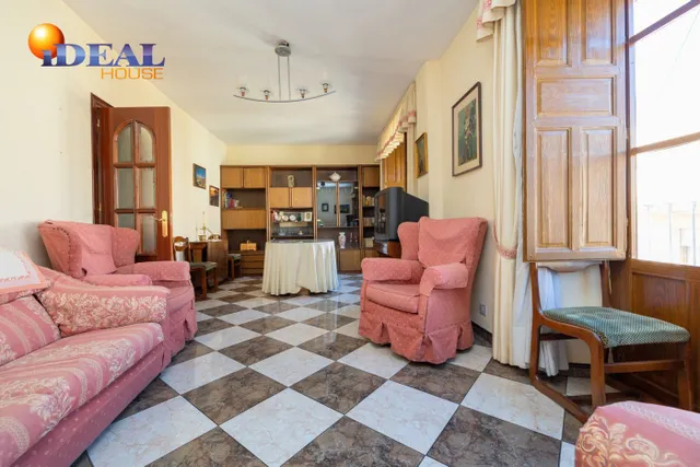 Espectacular edificio a 3 calles con vivienda y locales comerciales en pleno centro de Alhama de Gr — 21