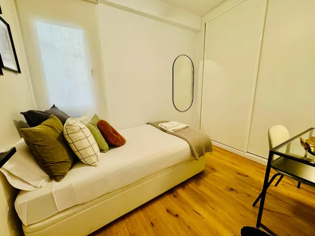 ¡¡¡¡¡ ATENCIÓN INVERSORES!!!!  PISO DE 4 habitaciones CON LICENCIA TURÍSTICA CON ALTA RENTABILIDAD — 35