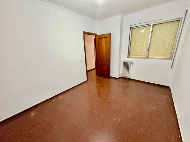 PISO DE GRANDES DIMENSIONES — 17