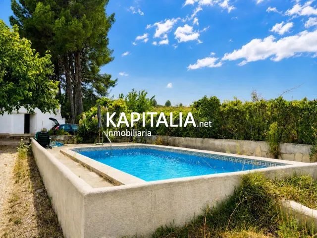CHALET CON PISCINA EN PLENA NATURALEZA. - foto 2