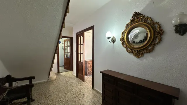 ¡Una casa con jardín, terraza y un sinfín de posibilidades en el corazón de Borja! — 15