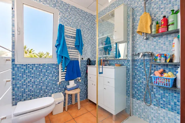 Descubre esta impresionante villa reformada ubicada cerca de Calpe, a pocos minutos andando del centro y las playas — 29