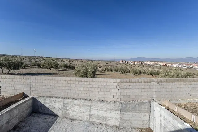 Parcela exclusiva con estructura de Chalet independiente y piscina en Urb. El Montecillo, Las Gabias — 26