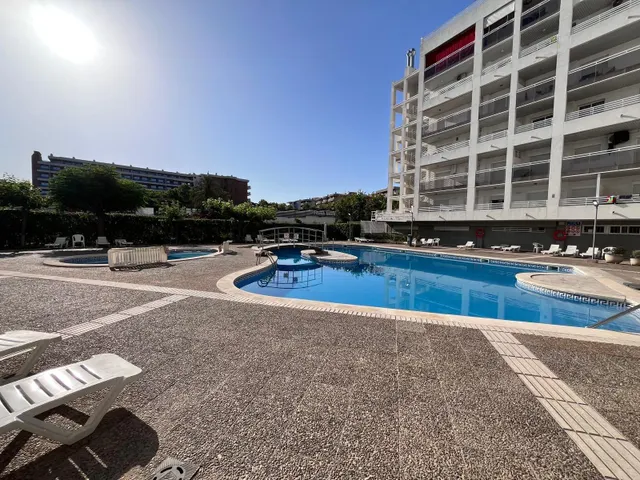 APARTAMENTO DE 2 DORMITORIOS EN PLAZA DE EUROPA. ED. ROYAL. — 23