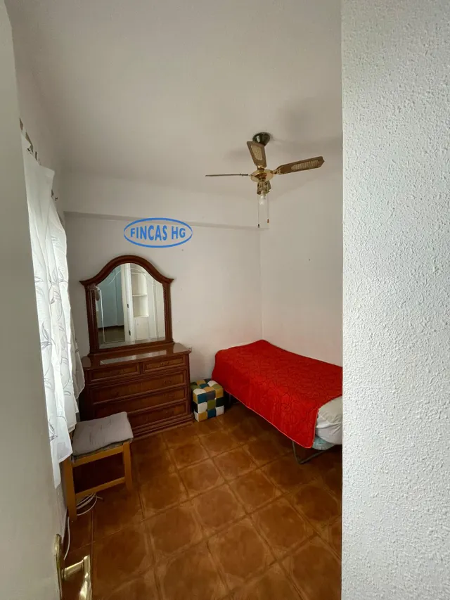 Vivienda situada en el barrio de Altozano, muy próxima a la Plaza de América — 11