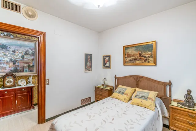 ESPECTACULAR VIVIENDA EN ACERA DEL DARRO — 44