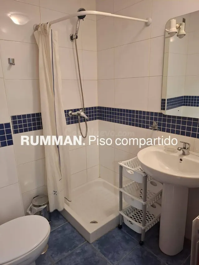 EST / Piso de CUATRO Dormitorios en La Chana - foto 2