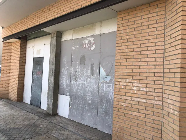 LOCAL COMERCIAL EN VENDA D'ENTITAT BANCARIA — 3
