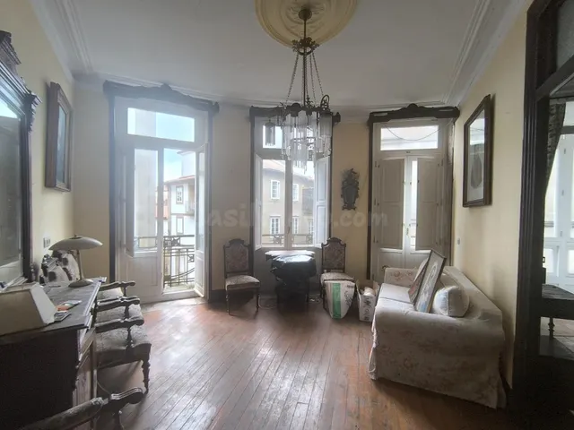 EDIFICIO EN CASCO HISTÓRICO - foto 2