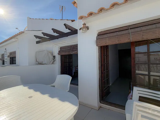 Espectacular ático con amplia terraza y excelentes vistas panorámicas y a la piscina comunitaria (350 metros playa) — 20