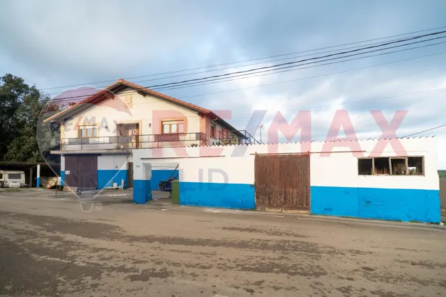 CASA CON NAVE INDUSTRIAL Y TERRENOS EN AJO - foto 4