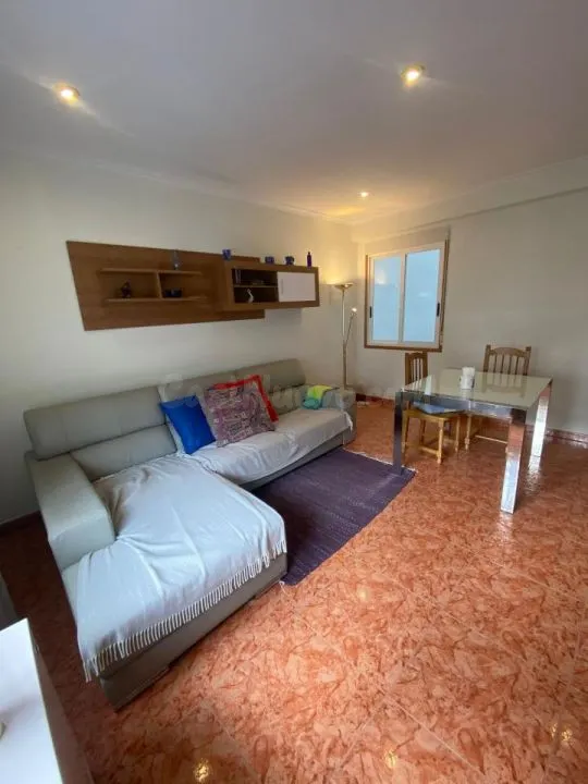 EN EXCLUSIVA!!! AMPLIO PISO ZONA RAMON CABANILLAS - foto 4