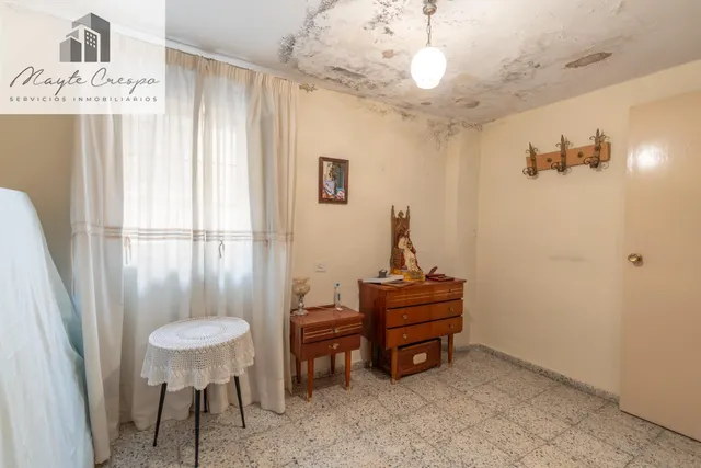 BONITA CASA PARA REFORMAR — 13