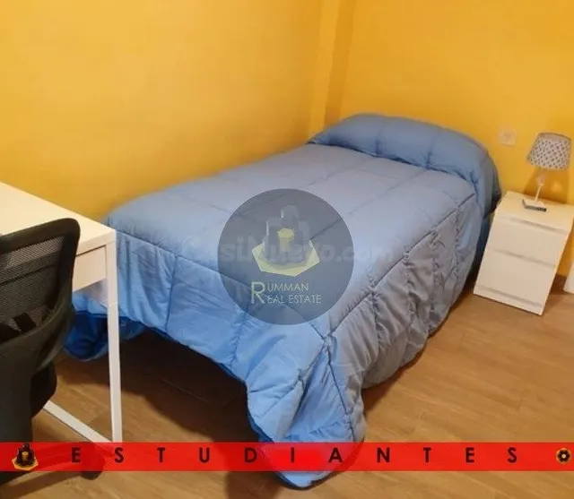 EST/ Piso amueblado para ESTUDIANTES con TRES dormitorios en - foto 2