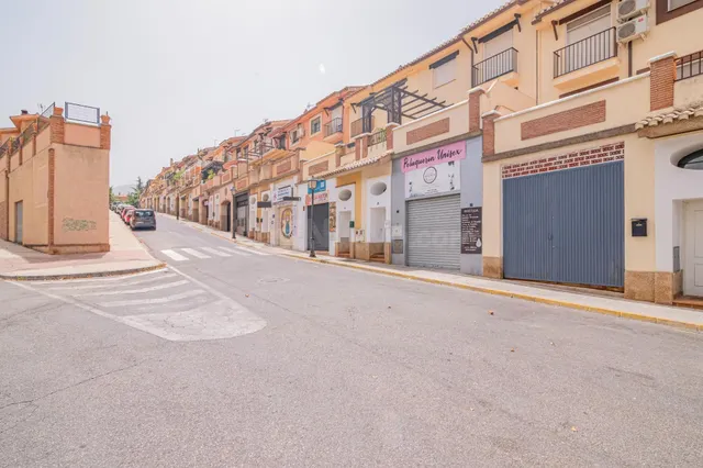 Local comercial ideal y sin competencia en ¡¡¡HUETOR VEGA!!! - foto 3