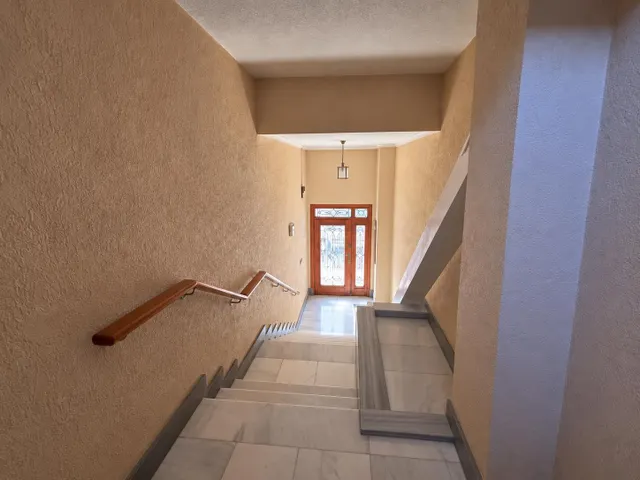 Piso en venta de 4 dormitorios, 3 baños, balcón y patio — 24