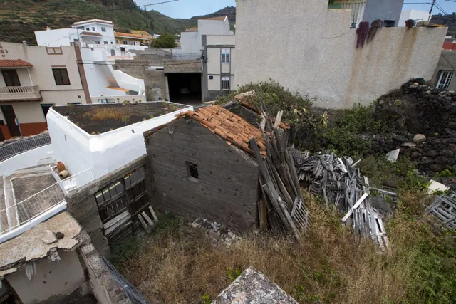 Terreno Urbano de 180 m2 en Pueblo Tranquilo — 18