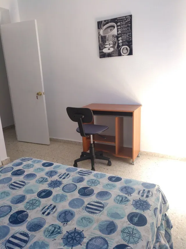 SE ALQUILA PISO PARA ESTUDIANTES — 16