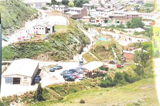 PARCELA URBANA EN VENTA EN UNCASTILLO - 17.700 M2 — 27