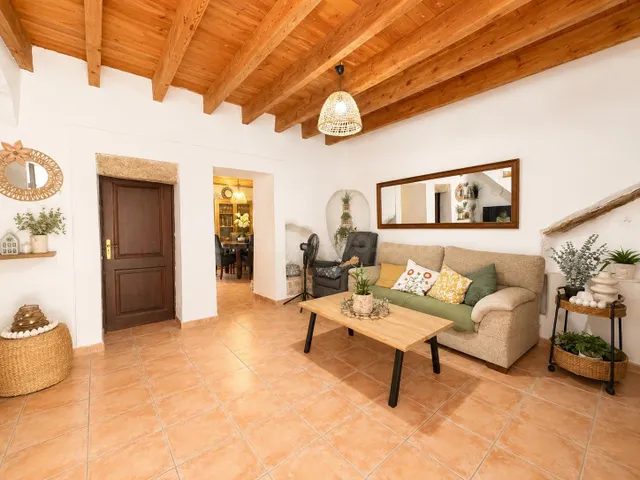 AUTÉNTICA CASA MALLORQUINA CON PATIO EN EL CORAZÓN DE COSTIT - foto 3