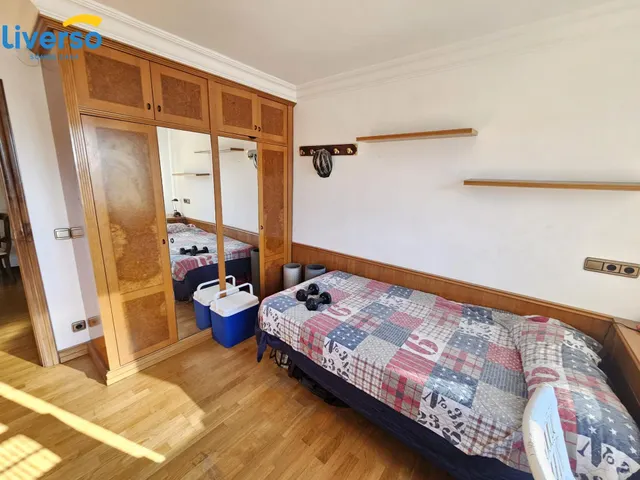 Espectacular pisazo en pleno centro, impresionantes vistas, no dudes en visitarlo!!! — 31