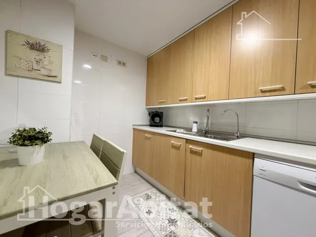 Excelente ubicación y reforma integral en este luminoso piso exterior con terraza, garaje y piscina comunitaria — 7