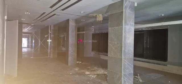 Local comercial avda. valvanera 96 — 7