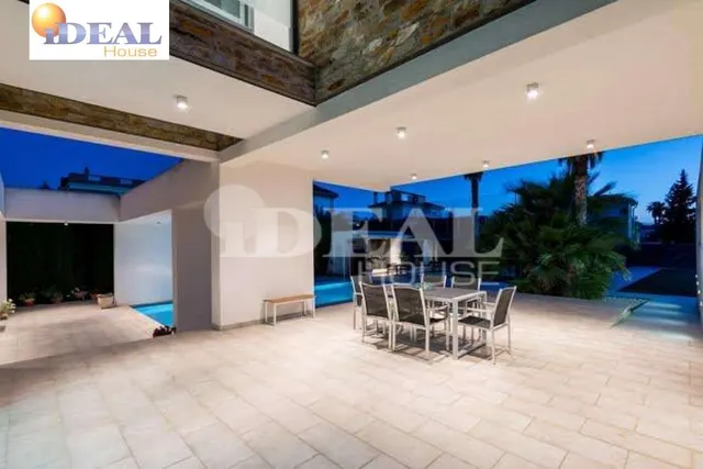 Ref.: A8488G7. Increible chalet de lujo y diseño, parcela 1500 m2,  piscina propia, pista de padel. — 6