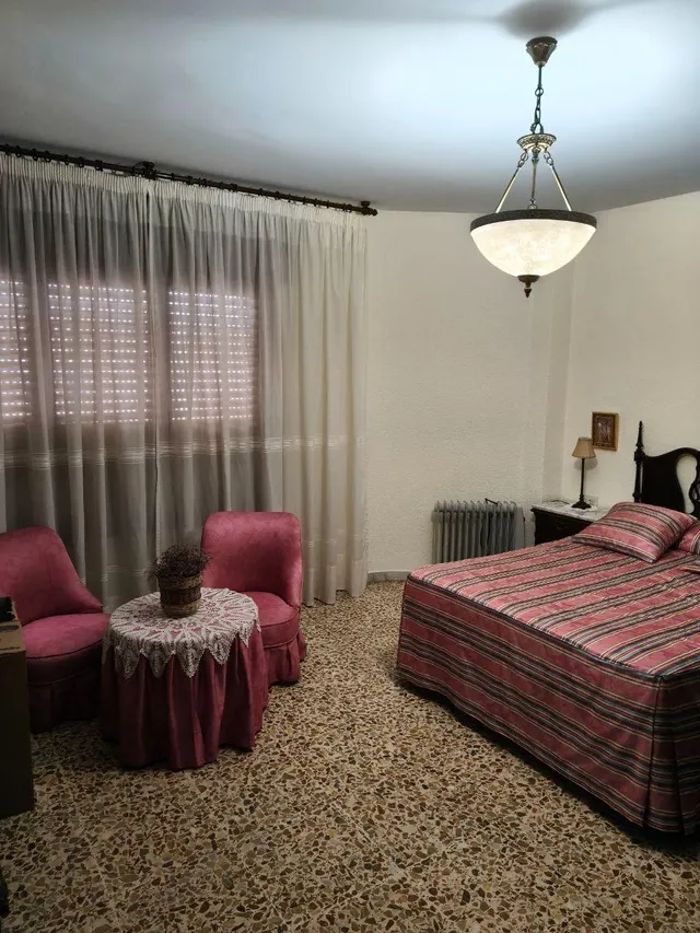 Amplia Casa en Roquetas de Mar, Ideal para Entrar a Vivir — 13