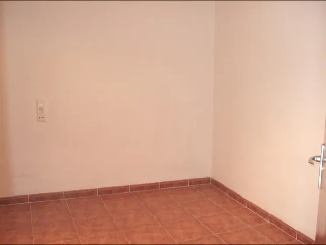 VENTA DE VIVIENDA EN PLANTA BAJA Y PISO — 17