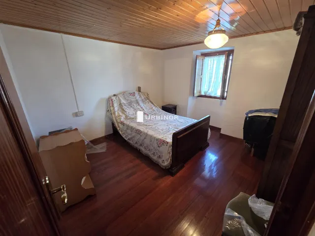 CASA reformada, con finca llana 3.300 m2 a 10 km. XINZO DE LIMIA. — 9