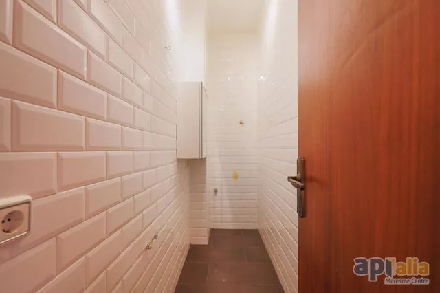 Gran piso en Breda: 4 dormitorios, muy luminoso y junto al centro — 34