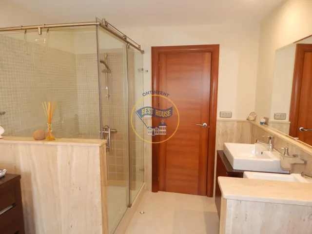 EXCLUSIVA CASA TODO INCLUIDO EN COCENTAINA. — 28